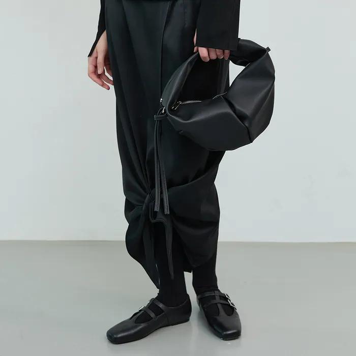 LUVIN BAG SMALL COW LEATHER BLACK 러빈백 스몰 소가죽 블랙