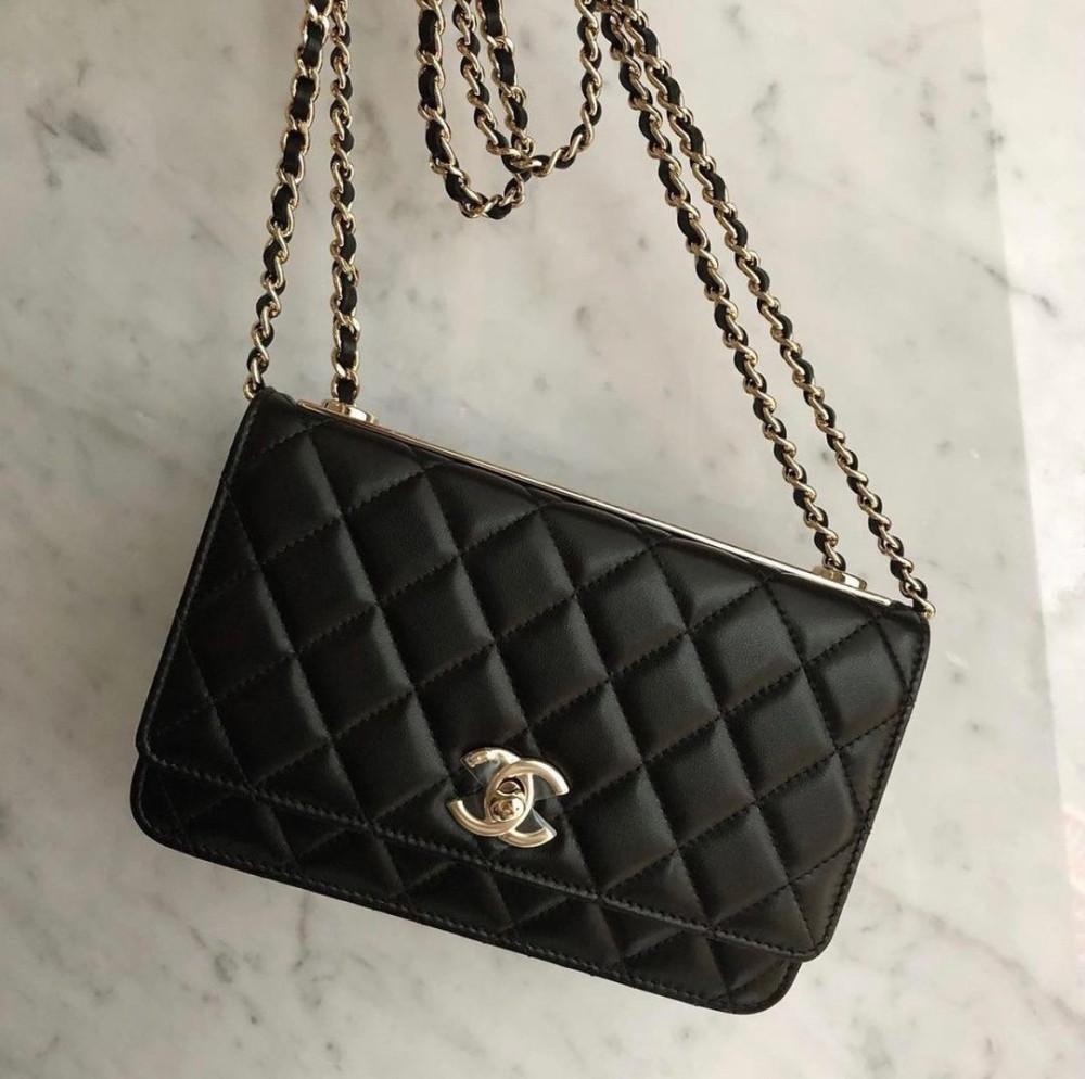 샤넬 트렌디 CC 체인백 WOC 금장 A80982