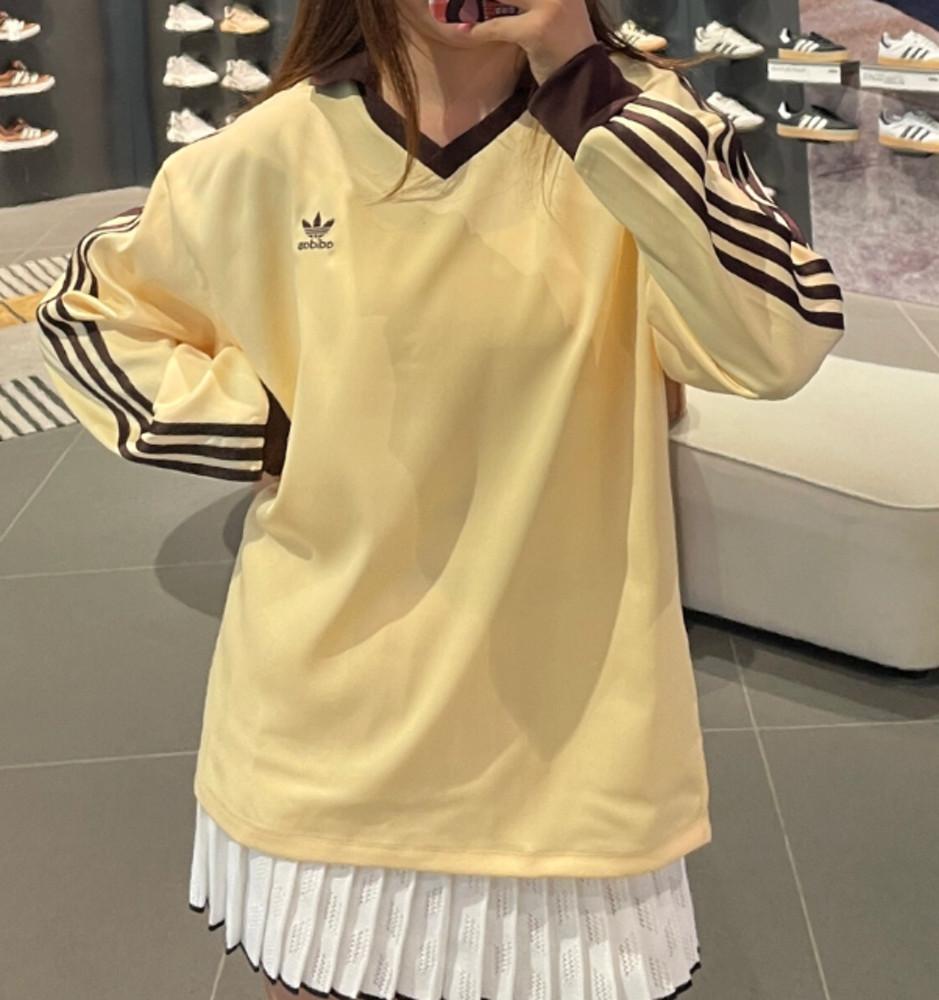 아디다스 스트라이프 새틴 롱 슬리브 카라 티셔츠 옐로우 IT9835