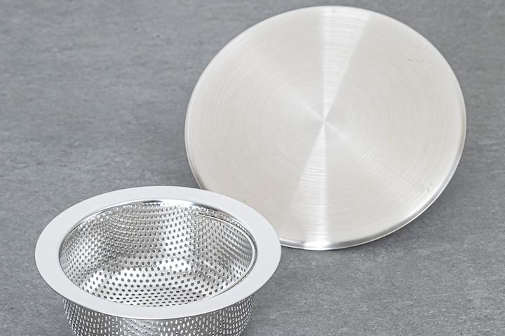 싱크대를 더욱 위생적으로! 음식물이 끼지 않는 배수구 커버