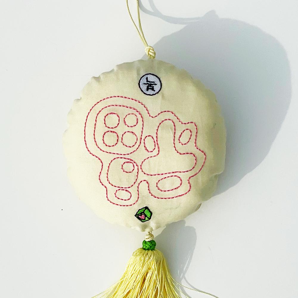 복 내려오는 부적(falling luck charm)
