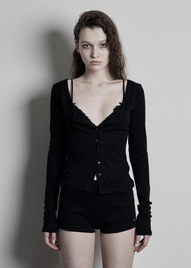 BASIC SCOOPED BUTTON CARDIGAN, BLACK