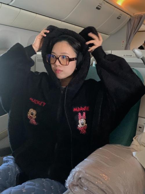 [MADE BY JOOBERRY] 디즈니정품* MICKEY AND MINNIE WINTER HODDIE (양면보아털) - BLACK