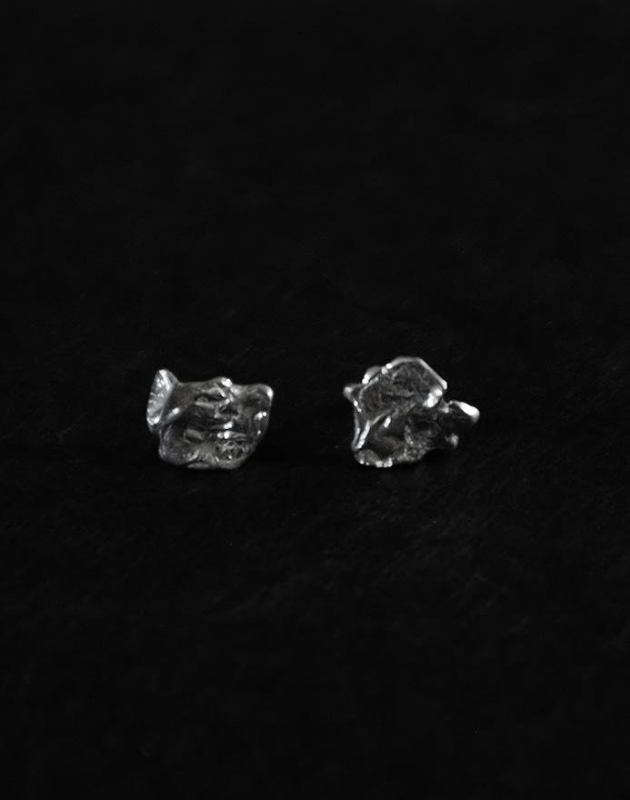 (11th) Wrinkle Stud Earrings