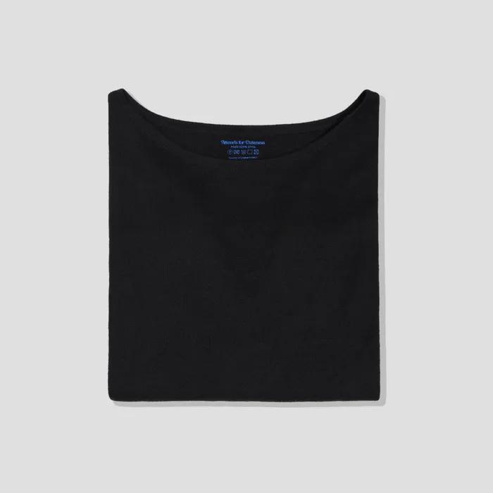 Restrained boat neck tee shirt (Black)