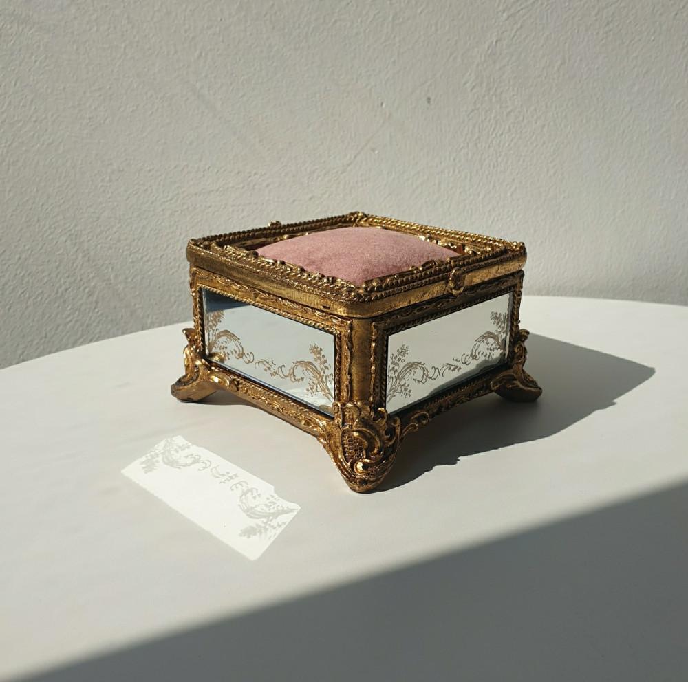 골드 미러 정사각 벨벳 핑크 거울 보석함 오브제 엔틱 화장대 빈티지 소품샵