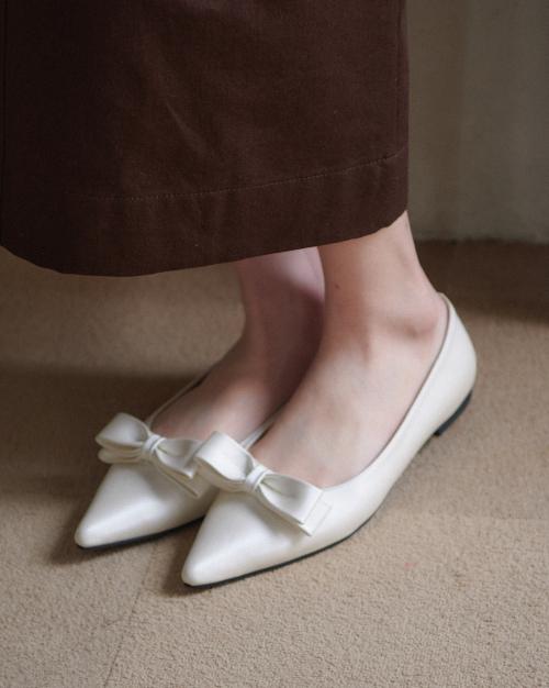 Sheer 쉬어 리본 포인티드 토 플랫 슈즈