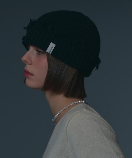 Flutter Short Beanie (Black)