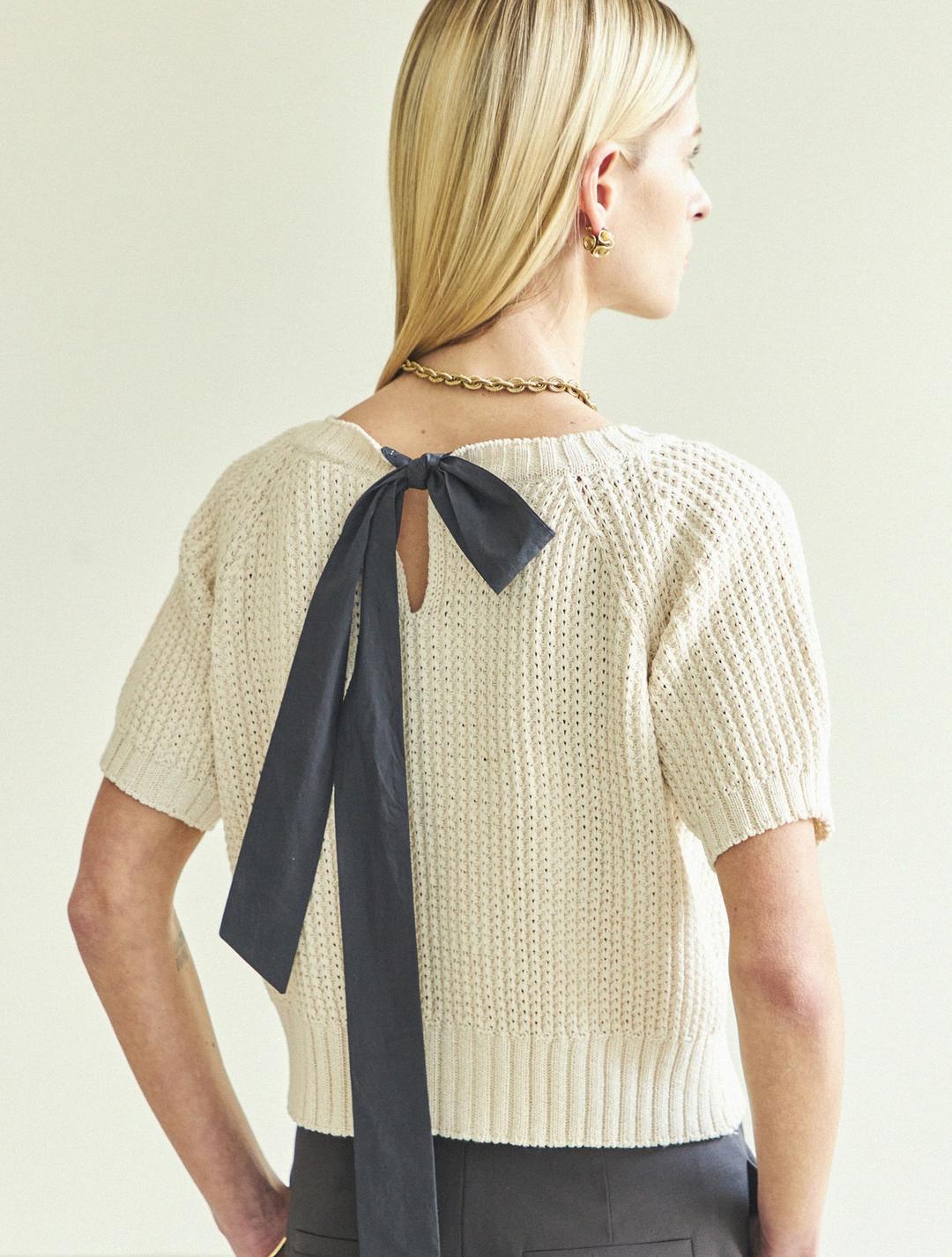 BACK RIBBON HALF CROPPED KNIT_IVORY
