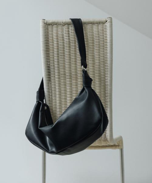 멜로우 슬링백 MELOU Sling Black