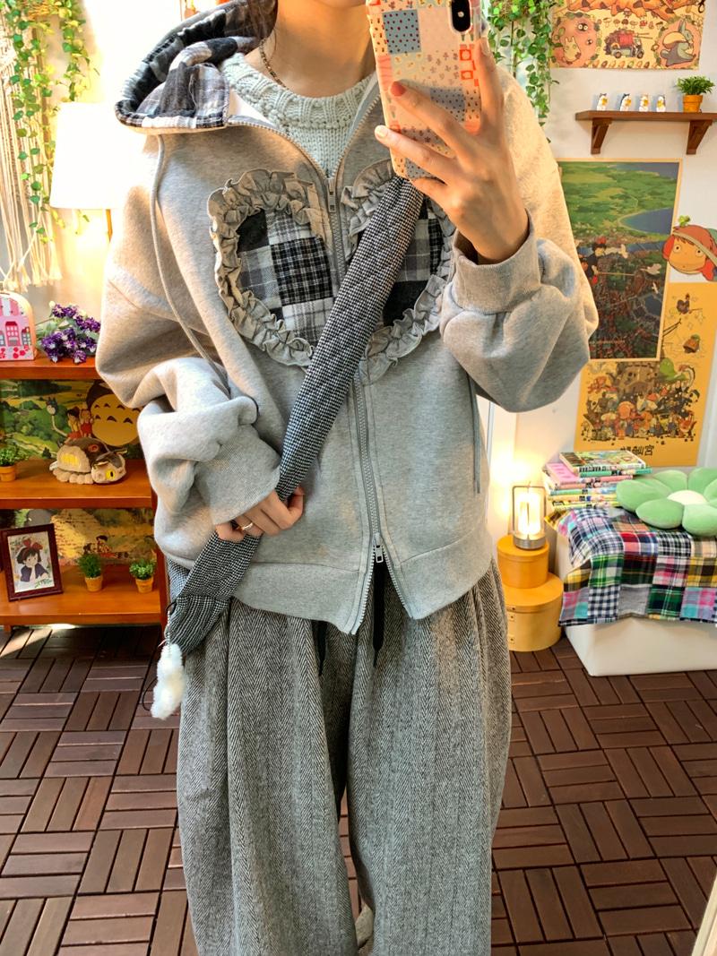 Heart patch fleece hood zip up (기모)