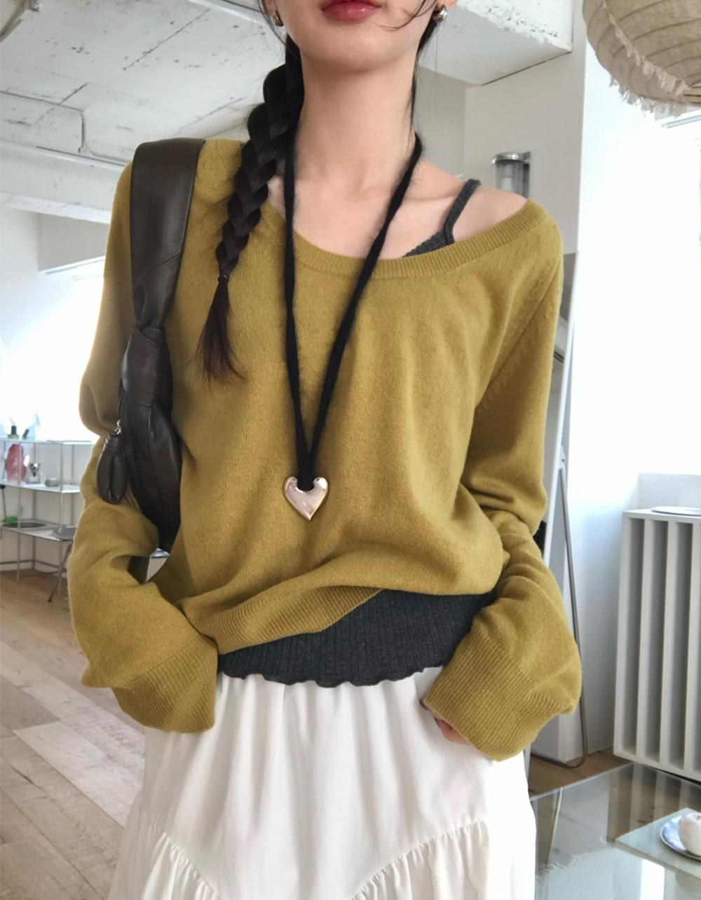 데이 딥 유넥 KNIT