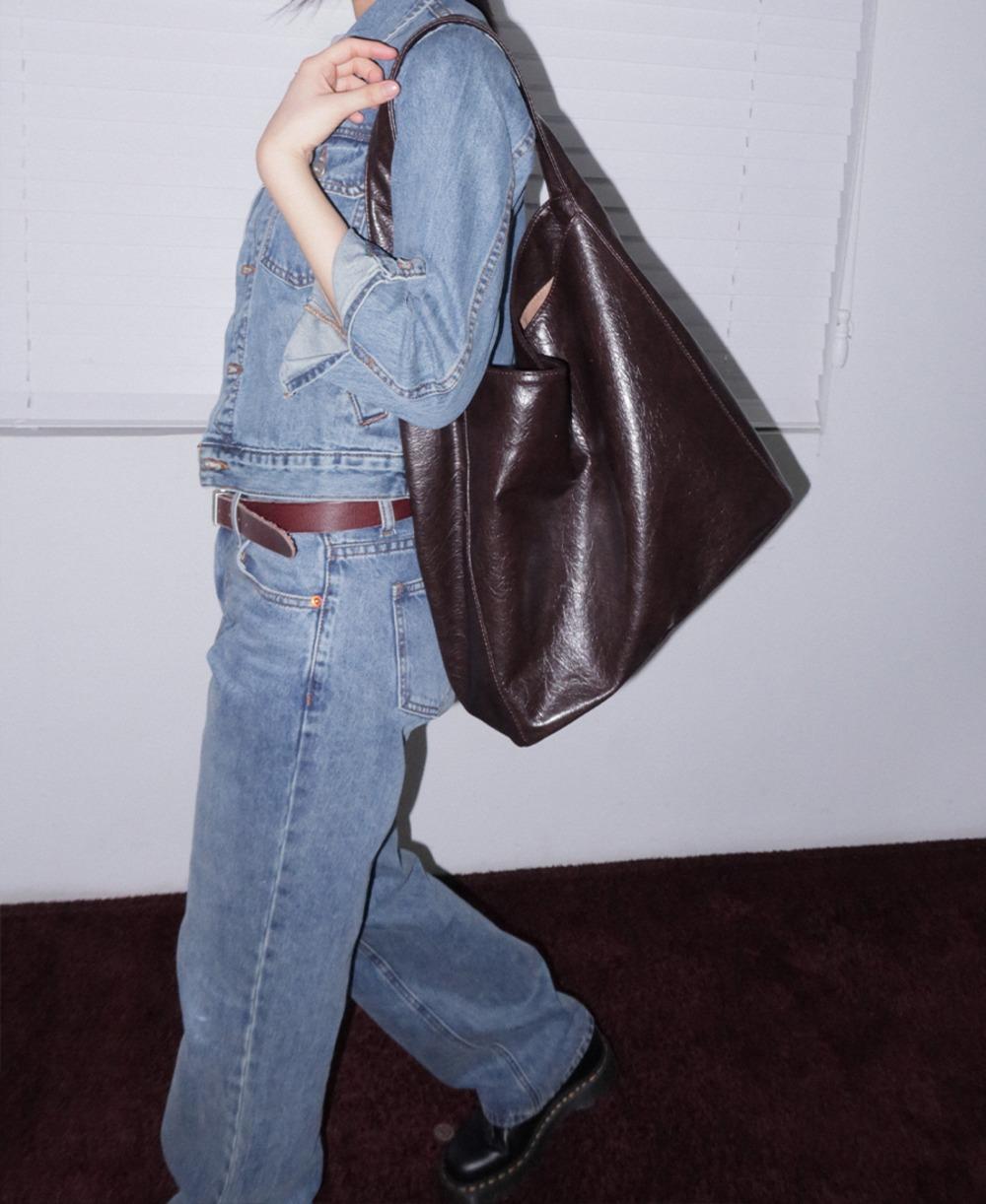 크랙 레더 숄더백