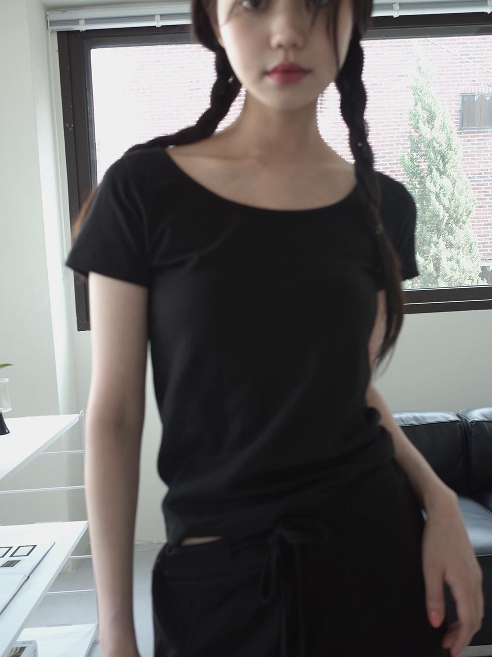 low u-neck t