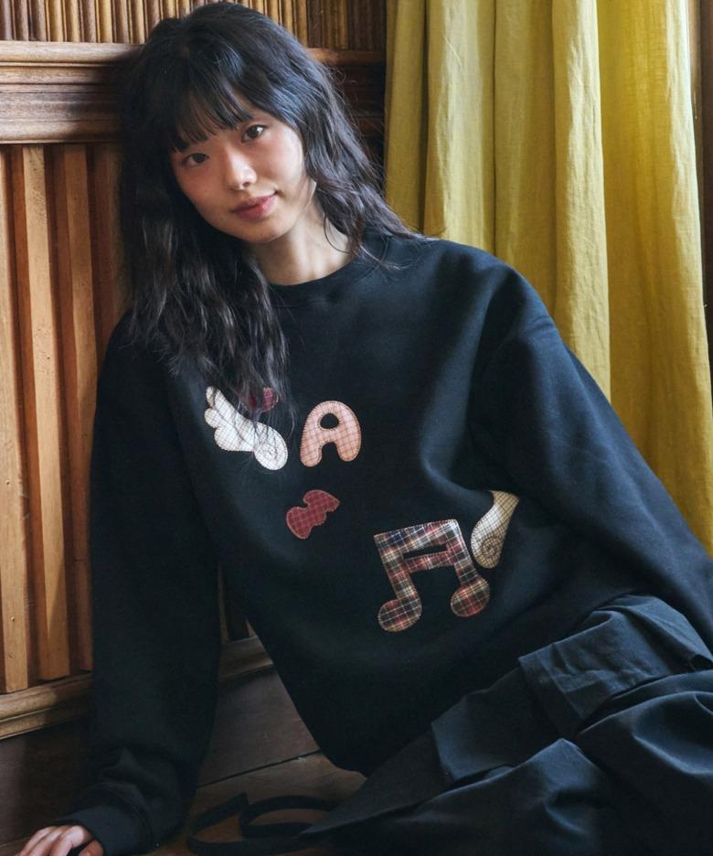 엠블러 남여공용 Single Note 아플리케 자수 맨투맨 티셔츠 AMM1310 (블랙)