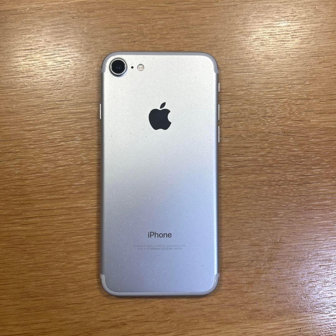 iPhone 7 シルバー