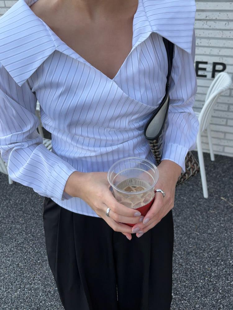 오프 스트라이프 랩블라우스 (아이보리,소라)