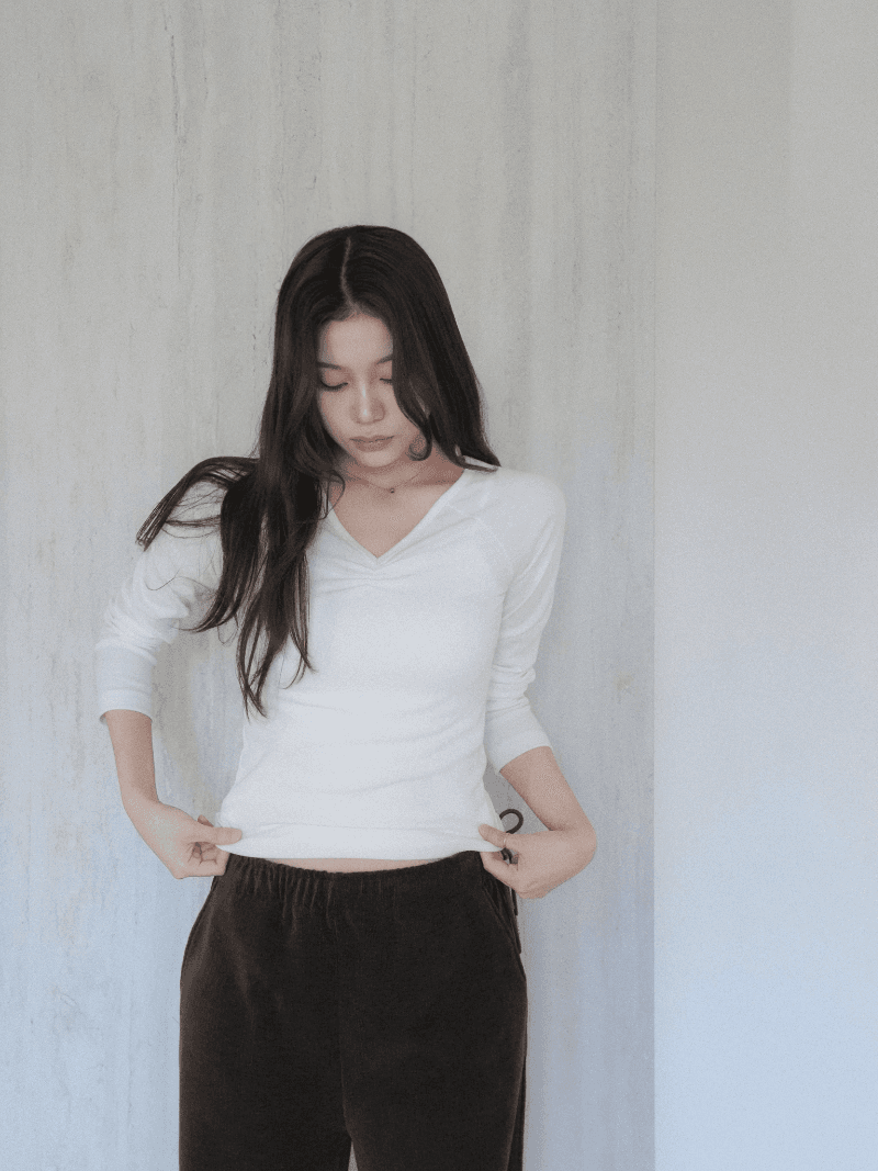 [NouArté] 밀리 셔링 브이넥 탑 (아이보리)