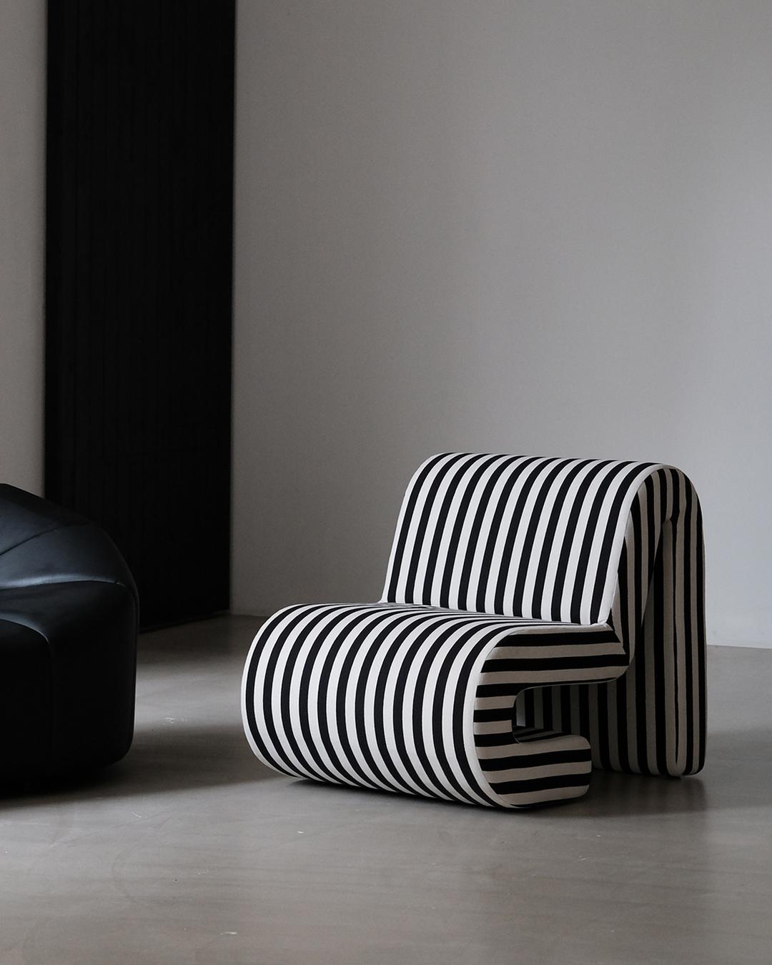 WAVY EASY CHAIR | 웨이비 이지체어