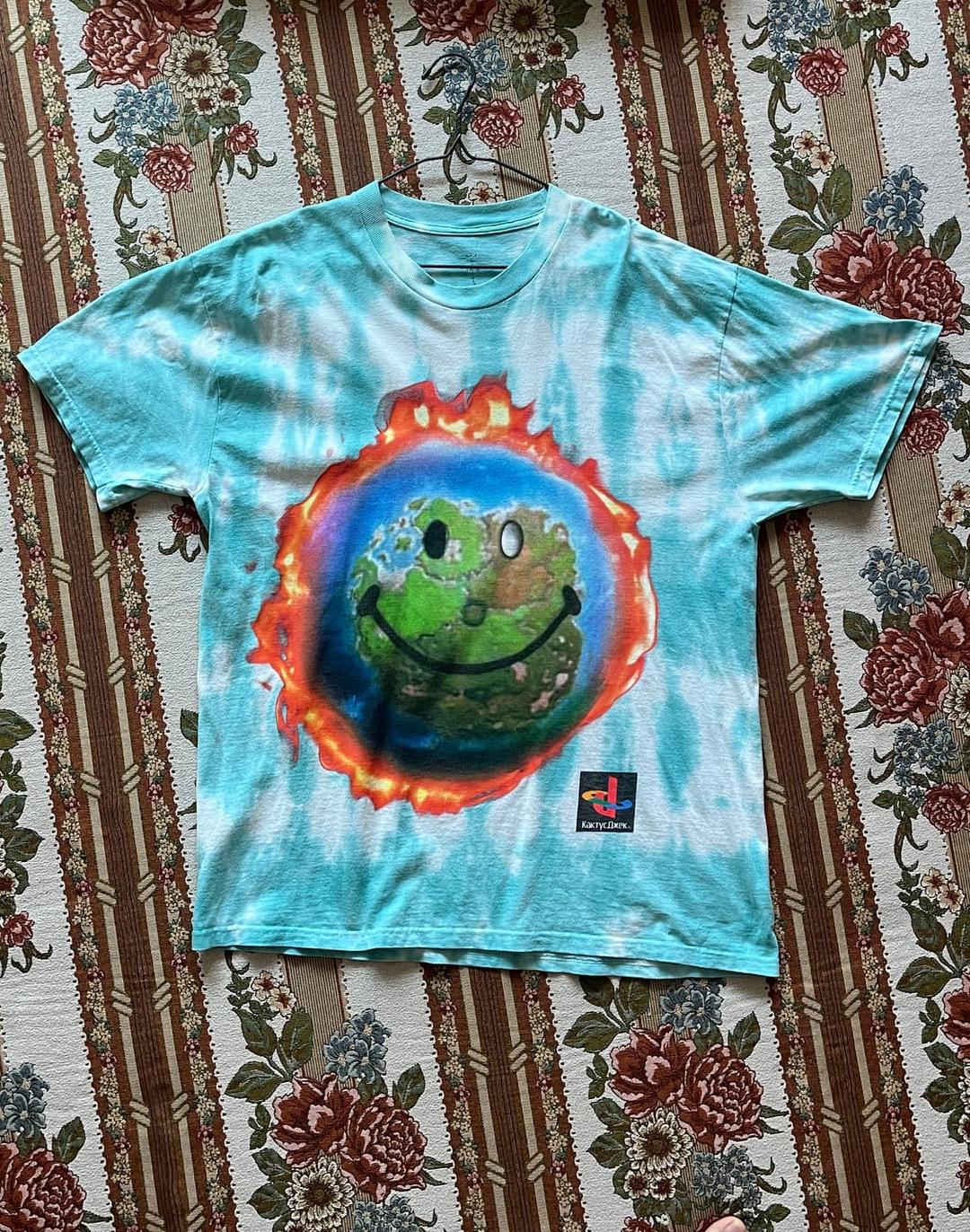 [L] 트래비스 스캇 월드 타이다이 티셔츠 | 후루츠패밀리