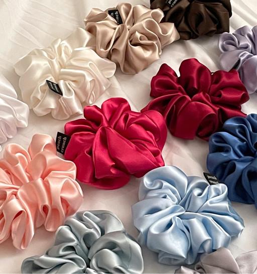 1+1 새틴 실크 스크런치 곱창밴드 헤어슈슈 2size