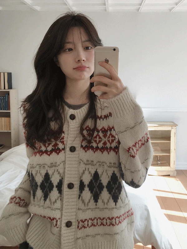 [문의폭주!] 노르딕 앤틱아가일 울가디건 - 2 color