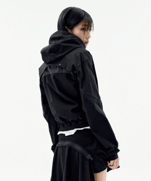 Paneled Crop Shell Jacket / Black