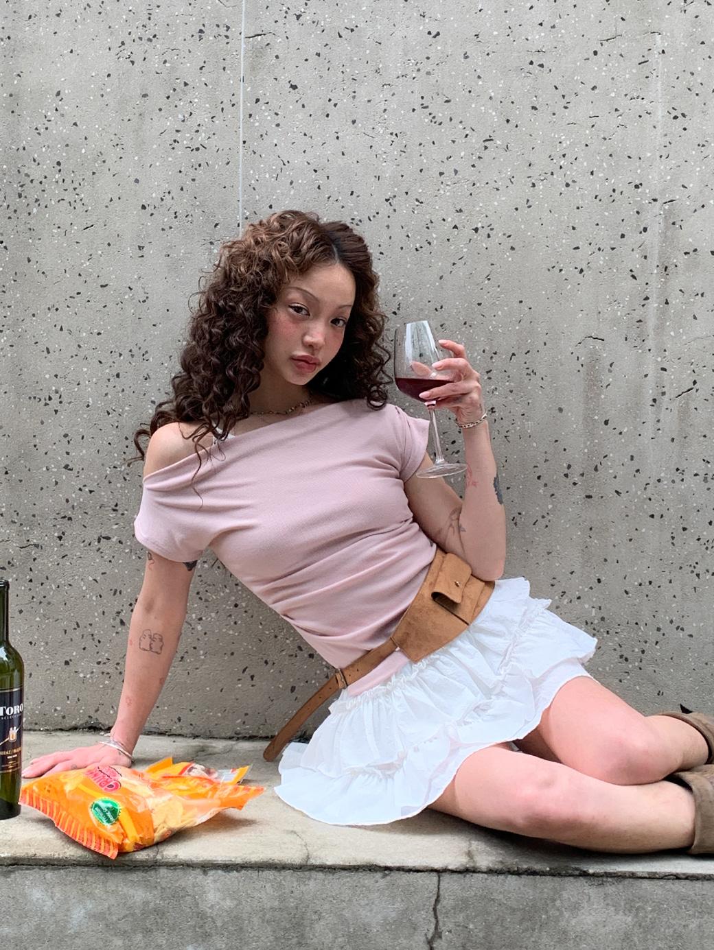 럽미 [MADE] 햅펀 원숄더 반팔티