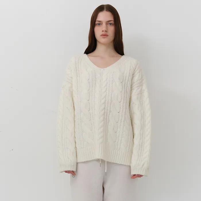 Wool overfit Vneck cable knit - White