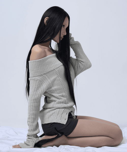 RIBBED OFF-SHOULDER KNIT(ASH IVORY)