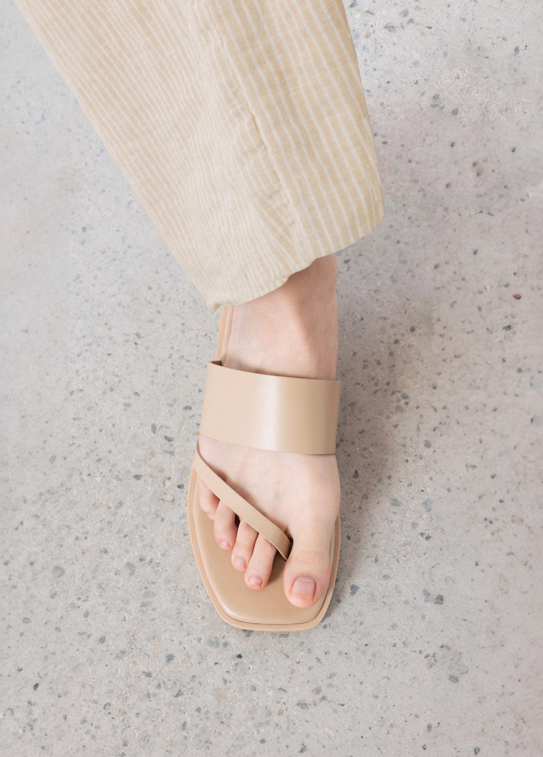 EZE 04 SANDAL
