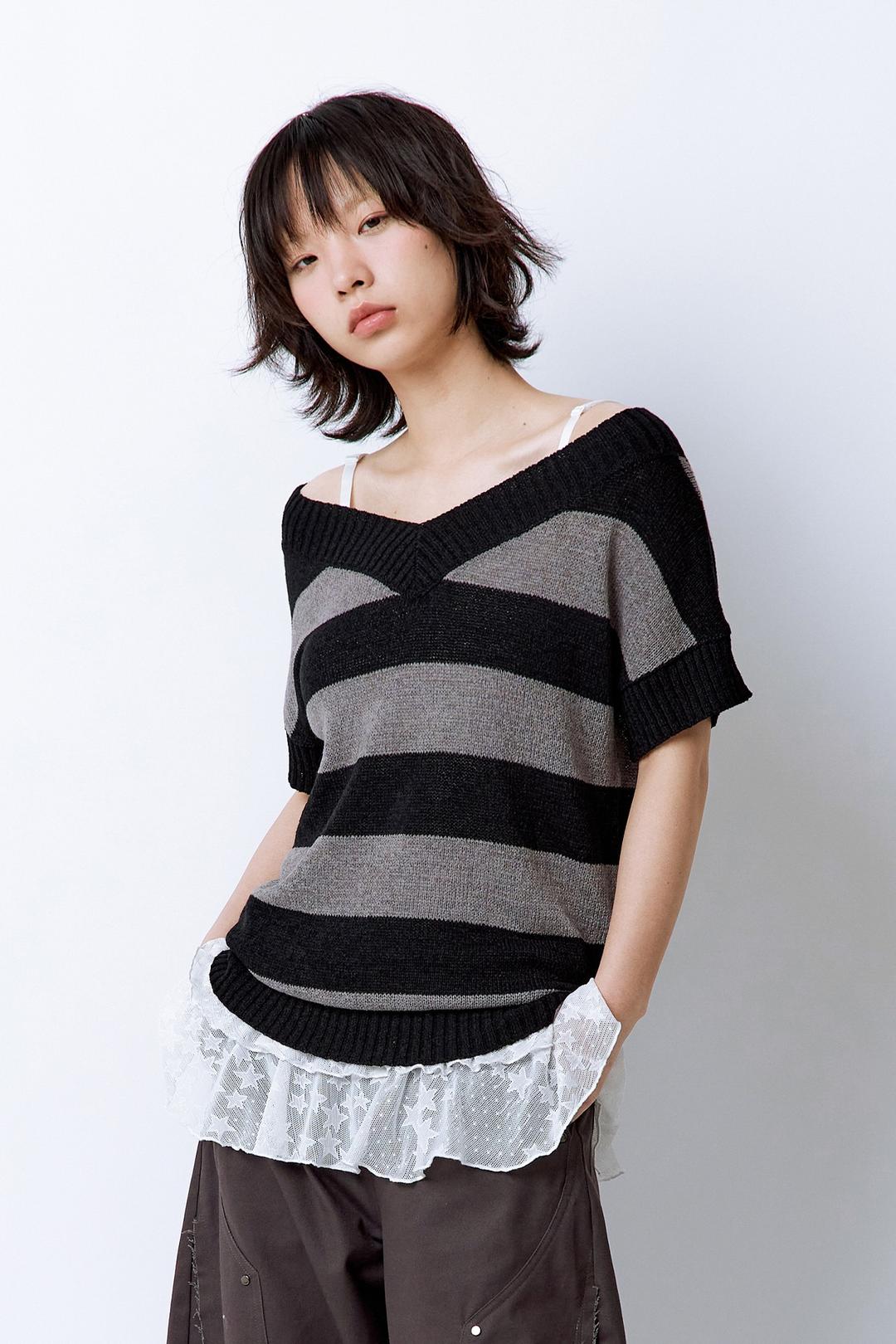 V Neck Stripe Knit Black