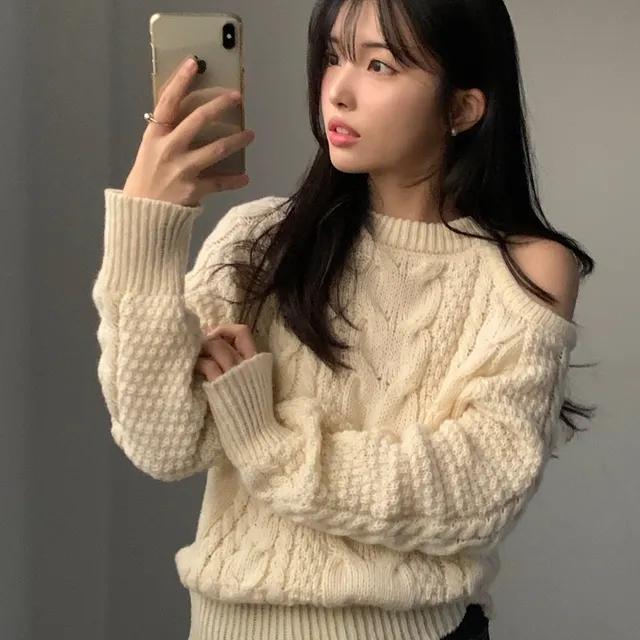 꽈배기 케이블 원 오프숄더 트임 니트(2color)