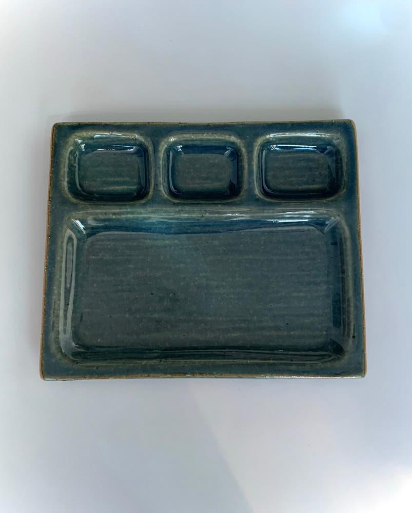 아르보샵 핸드메이드 4칸 나눔접시 앞접시 일식 그릇 화이트 블루