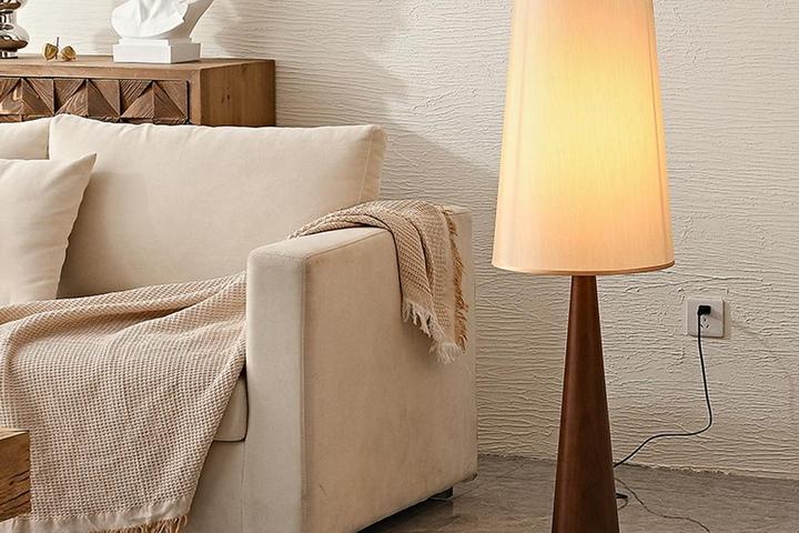 [해외] 모던 우드톤 플로어 거실 침실 스탠드조명