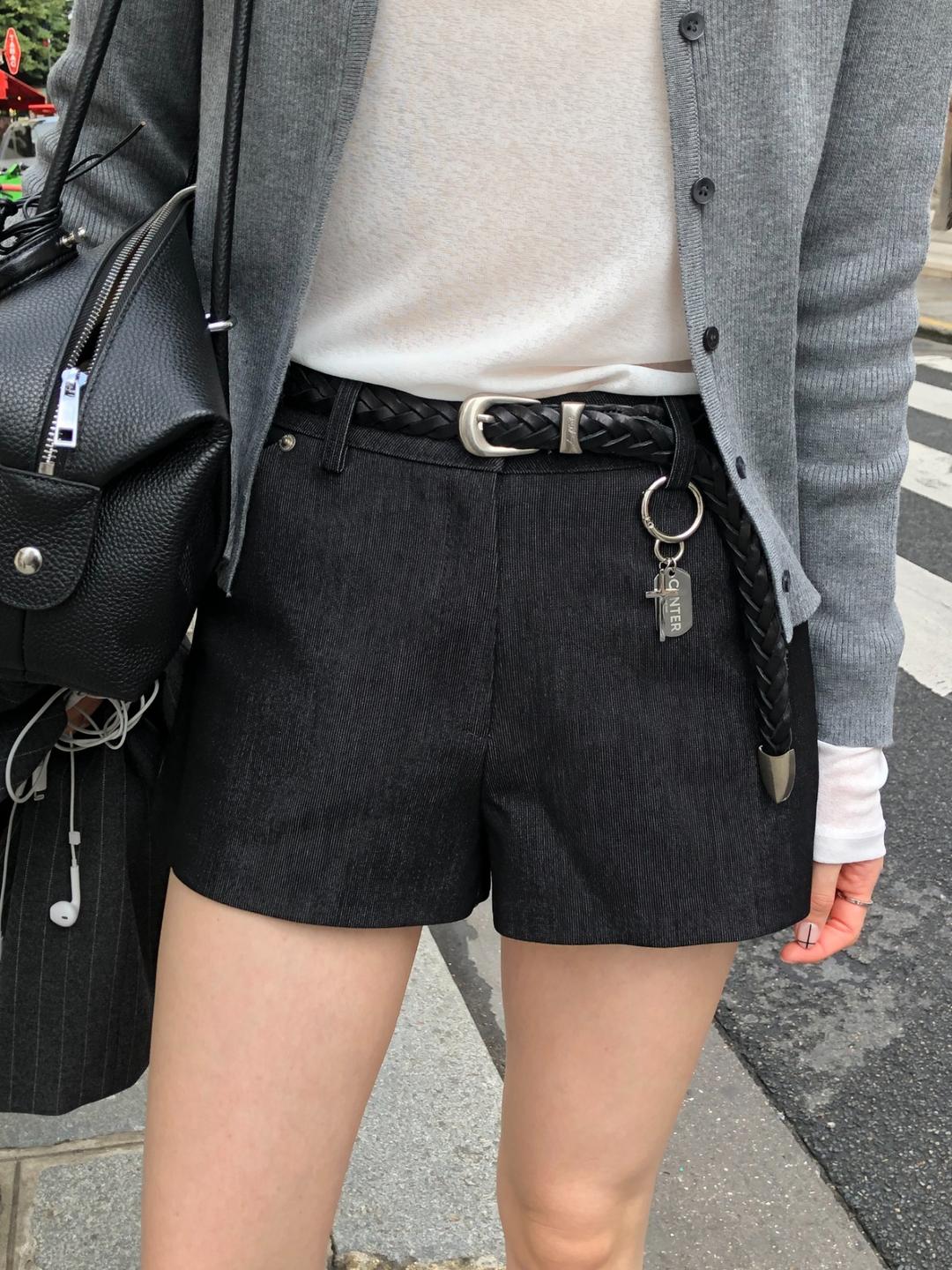 DEMURE STRIPE SHORTS