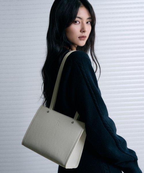 볼티드 스퀘어 숄더백 / 미니 [IVORY SOAP]