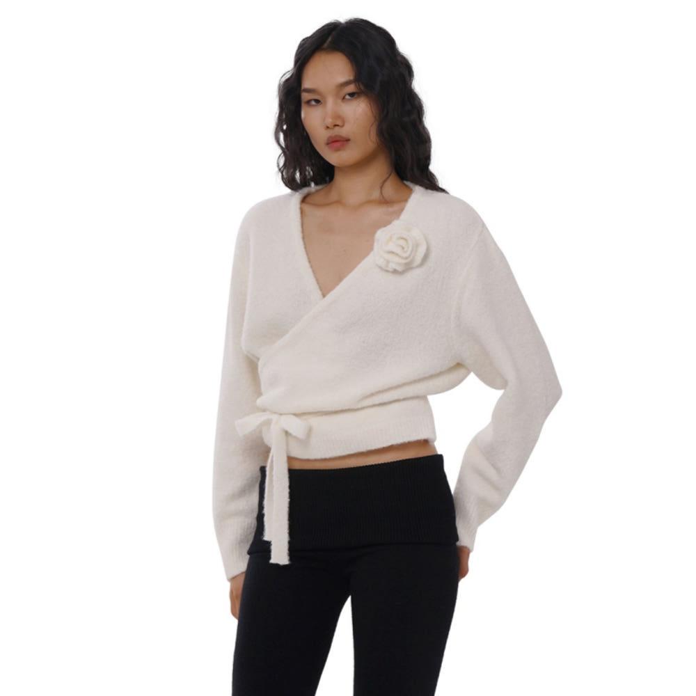 SWEETCHILLING 스위트칠링 니트 플라워 데코 랩 스트랩 니트 (화이트)