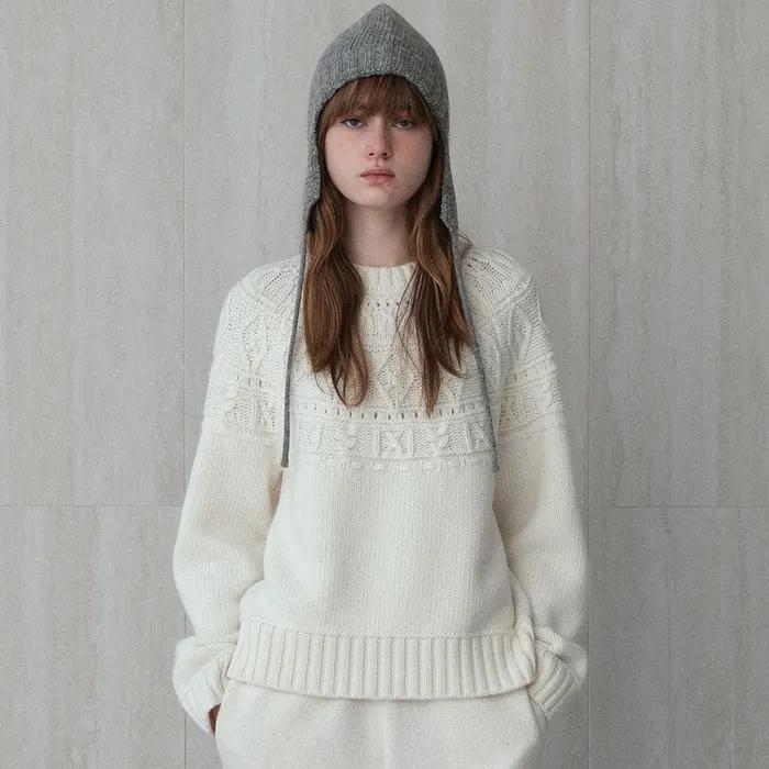 soft wool yoke cable sweater (ivory)