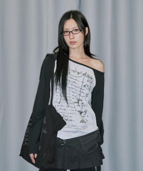 크로스 오너먼트 오프숄더 래글런 롱 슬리브 - WHITE