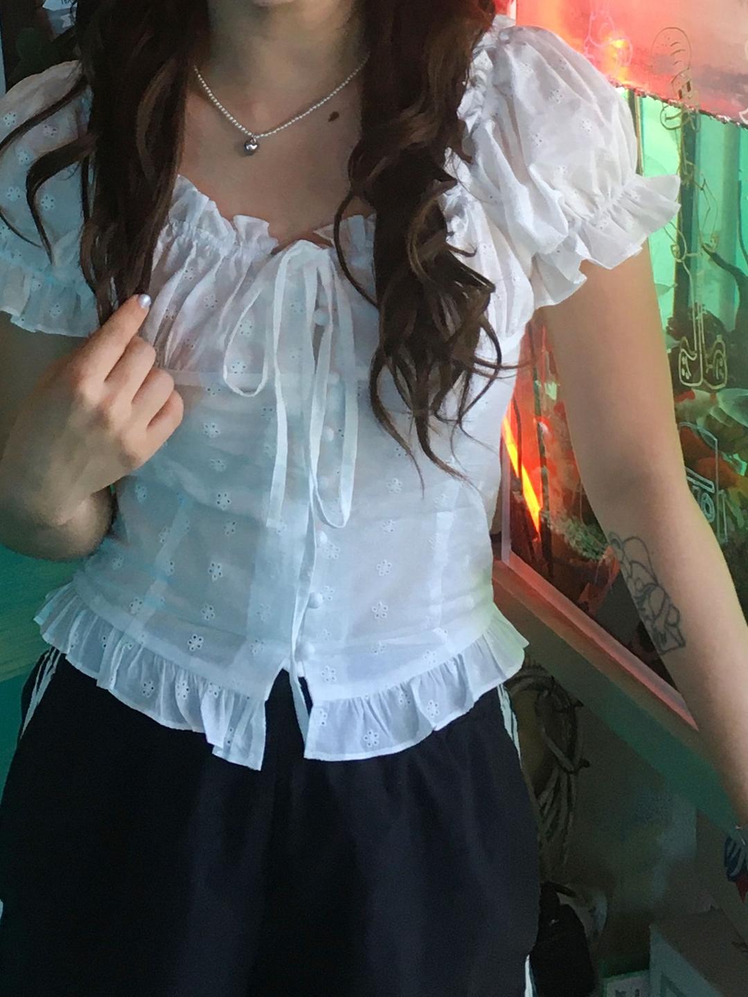 르코이 펀칭 퍼프 블라우스 (2 color)