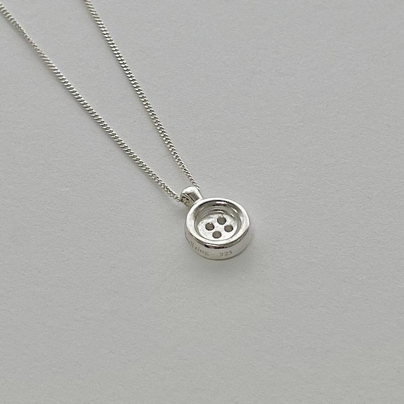 button necklace