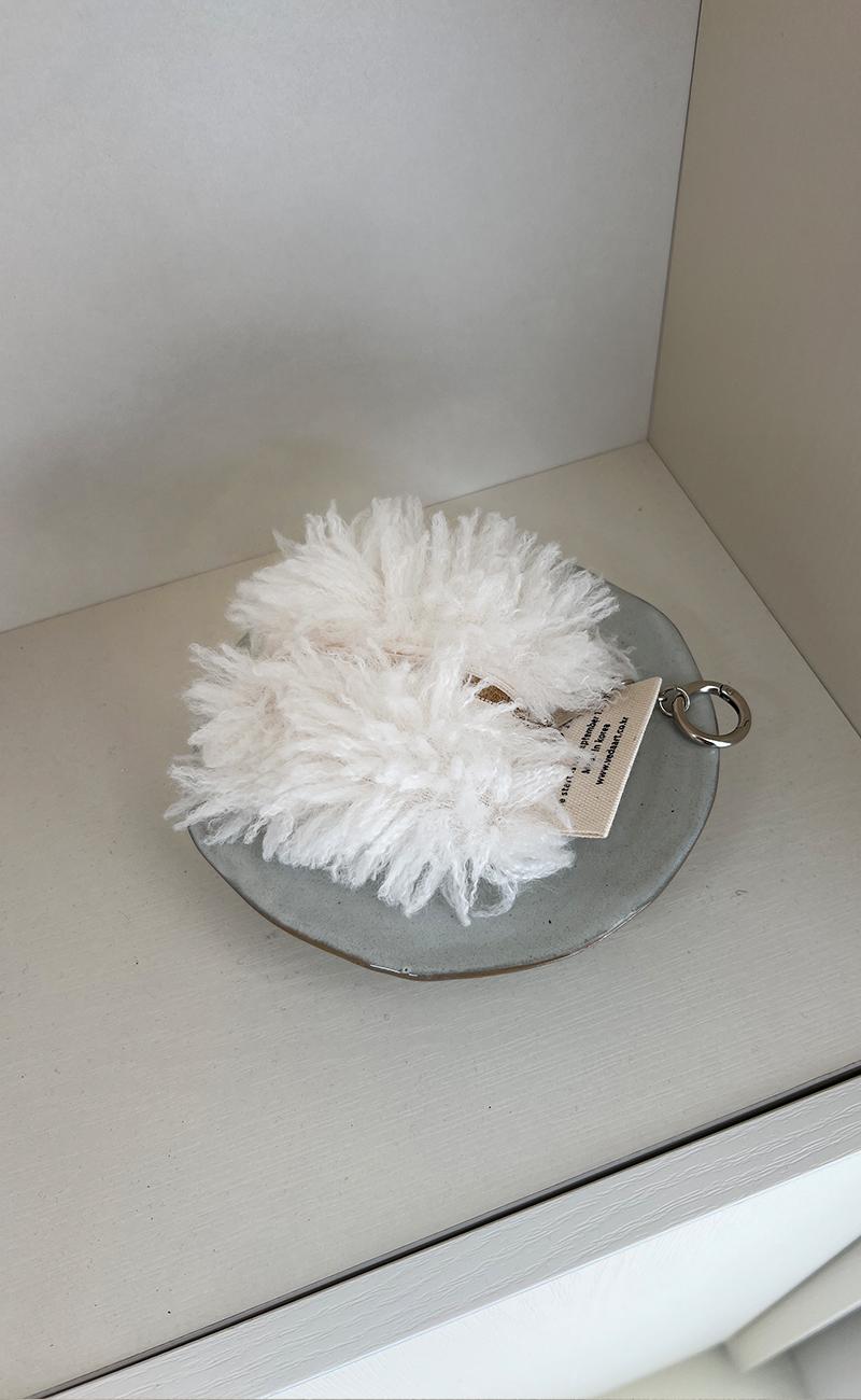 베다 파우치 미니 퍼키링_화이트_Fur_Veda pouch mini keyring [White]