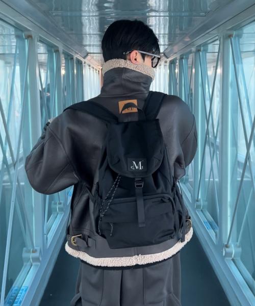 노브 와이드 포켓 백팩 남녀공용