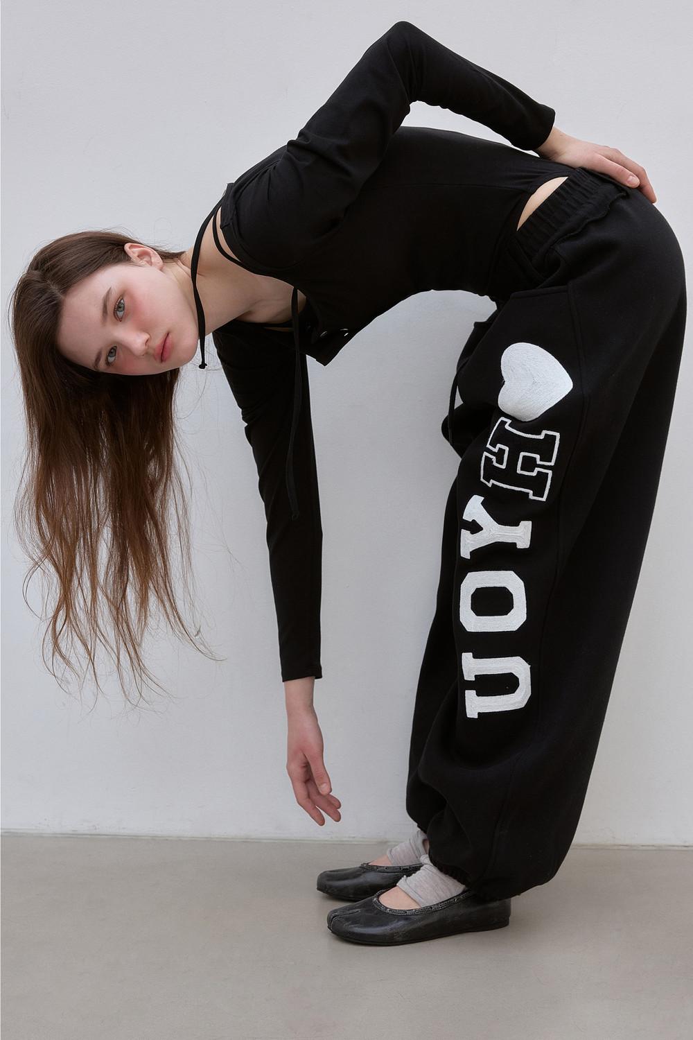 [3rd  Order / 3월 20일 이후 순차 예약 발송] ♥H YOU JOGGER PANTS (BLACK & WHITE)