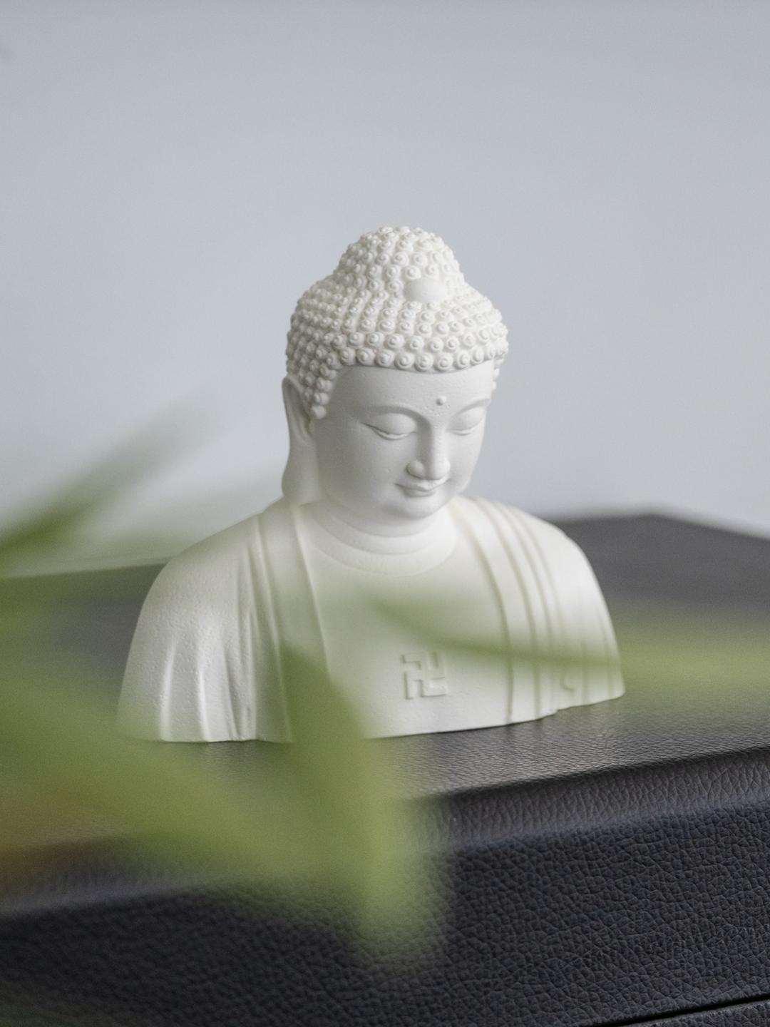 Gazed Buddha
