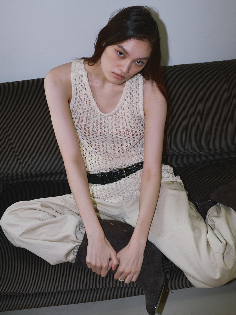 Stud Eyelet Leather Belt [Black]
