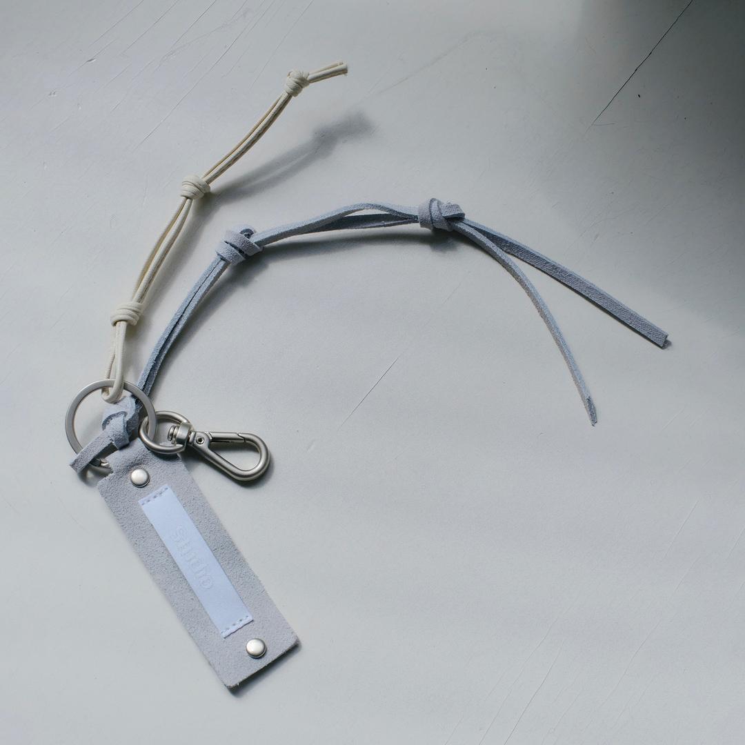 LEATHER TAB KEY RING / BRUSHED GREY