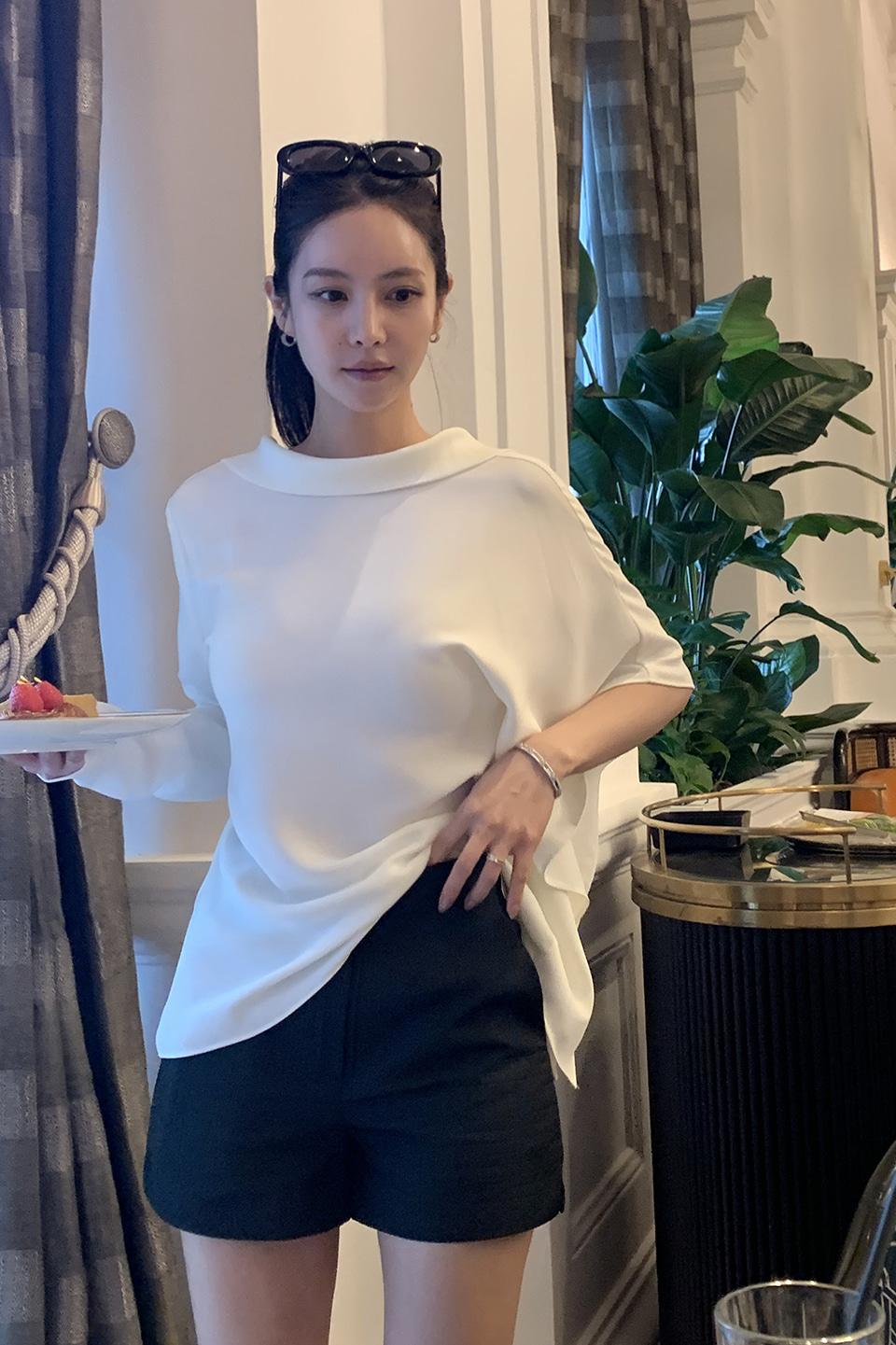 아르크 언밸런스 블라우스(2color)