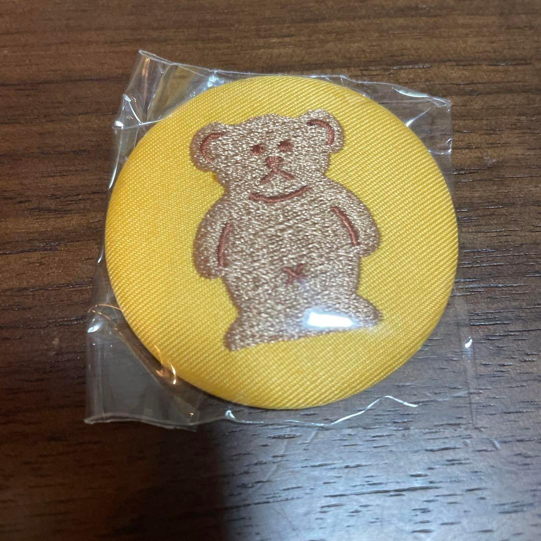 無印良品 カプセルトイ クマビスケット 刺繍　缶バッジ